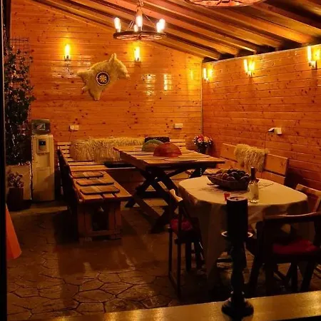 Casa Ursului Guest house *