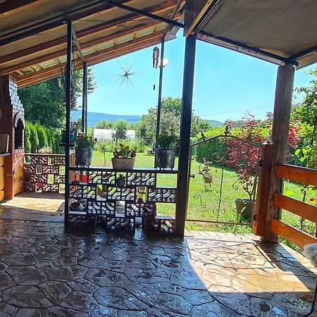 Casa Ursului Guest house *
